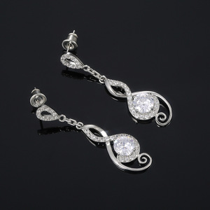 Eleganti Orecchini Pendenti a Goccia per Donne, Orecchini Scintillanti per Feste e Uso Quotidiano, Gioielli per Orecchie alla Moda - Product Image 3