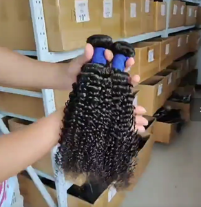 ผมมนุษย์แบบ Afro Kinky Curly แท้ 100% แบบ Remy ไม่ผ่านการแปรรูป สีธรรมชาติ เย็บสองชั้น น้ำหนัก 50 กรัม สำหรับต่อผม - Product Image 5