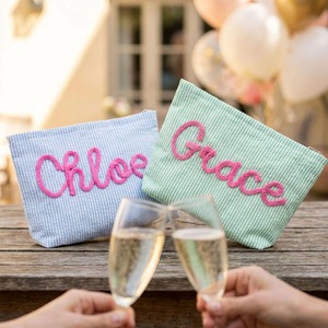 Nueva Bolsa de Cosméticos Bordada Personalizada, Bolsa de Almacenamiento de Cosméticos a Rayas Coloridas, Regalo para Damas de Honor, Viajes <span class=keywords><strong>y</strong></span> Uso Diario - Product Image 3