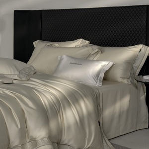 Housse de couette en dentelle double creuse de luxe légère de style italien en coton 100TC 100 super fins pour toutes les saisons - Product Image 2