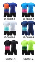 Maillots de football personnalisés pour hommes - Tenues de football respirantes pour l'été 100% polyester à manches courtes