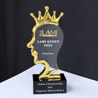 Trophée personnalisé 2026 pour Reine de la Beauté avec couronne dorée et profil en cristal - Récompense professionnelle pour concours et spectacles en ligne MH-J036
