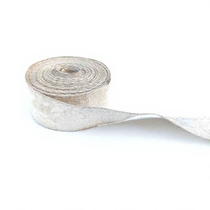 Dentelle française tressée à la main de qualité supérieure, faite sur mesure, avec fil doré, ruban torsadé et franges en Mylar - Product Image 5
