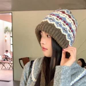 <span class=keywords><strong>Bonnet</strong></span> d'hiver chaud pour femme en tricot, style péruvien, doux et ample, fait main avec oreillettes, impression numérique, idéal pour les voyages - Product Image 3