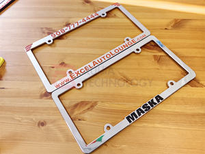 Cadre de <span class=keywords><strong>plaque</strong></span> d'<span class=keywords><strong>immatriculation</strong></span> personnalisé bicolore avec logo de concessionnaire, création graphique gratuite, OEM accepté, cadre de <span class=keywords><strong>plaque</strong></span> d'<span class=keywords><strong>immatriculation</strong></span> automobile - Product Image 3