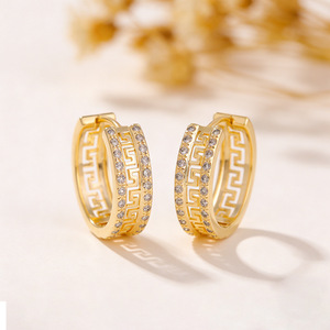 Boucles d'oreilles créoles creuses géométriques en zircon, or 14 carats, bijoux de mode pour femme, design micro-incrusté, style rétro chinois - Product Image 3
