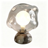 Lampe de table de style Bulgari pour chambre à coucher, lampe d'ambiance italienne de luxe haut de gamme en verre façonné pour chambre.