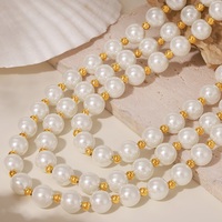 Nouveautés Collier Perlé Tendance en Acier Inoxydable Plaqué Or 18K PVD avec Perles de Coquillage Baroques Naturelles et Géométriques pour Femme