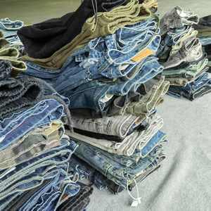 SH06 <span class=keywords><strong>Abbigliamento</strong></span> Estivo Usato da Uomo in Stock, Buone Condizioni, Stili Assortiti, Top e Pantaloni per Attività <span class=keywords><strong>Online</strong></span> - Product Image 5