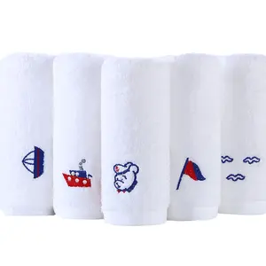 Groothandel Custom Kleine Maat 100% katoen Luxe Witte Hotel Gezicht Handdoeken Met Logo