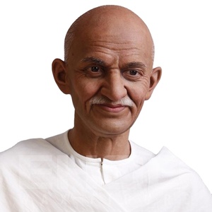 Famosa Statua in Cera di Gandhi, Eroe Indiano a Grandezza Naturale, in Vendita - Product Image 1