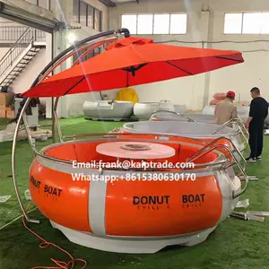Piccola barca pontone elettrica in plastica per bambini e barca paraurti elettrica per adulti motore elettrico bbq donut boat