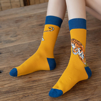 Quentin en vrac en gros femmes personnalisées robe chaussettes équipage heureux drôle fou coloré robe chaussettes avec logo coton chaud