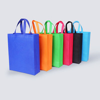 Sac de courses promotionnel en PP non tissé noir personnalisé pour supermarché, durable, design tendance avec logo imprimé