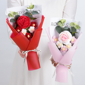 Bouquet finito fatto a mano <span class=keywords><strong>fiori</strong></span> <span class=keywords><strong>di</strong></span> rosa intrecciati <span class=keywords><strong>fiori</strong></span> <span class=keywords><strong>di</strong></span> filato Bouquet da sposa Crochet <span class=keywords><strong>fiori</strong></span> <span class=keywords><strong>di</strong></span> garofano per la festa della mamma - Product Image 6