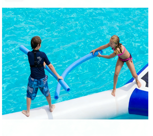 Parc de trampolines aquatiques gonflables personnalisés pour usage commercial, jeux aquatiques avec trampolines et balles d'équilibre à vendre - Product Image 4