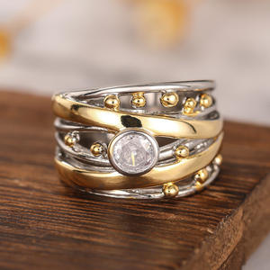 Anello di Fidanzamento Geometrico A172 in Oro Massiccio 18K con Diamante Rotondo Brillante Incastonato, Gioiello Unisex di Alta Qualità - Product Image 6