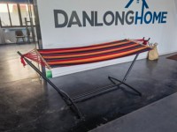 Offre Spéciale en Pologne Hamac en coton à rayures rouges avec barre en bois d'une capacité de 265lb pour la plage, la cour, le patio, le porche, l'intérieur et l'extérieur.