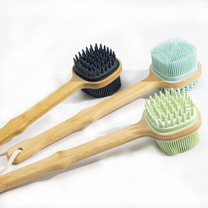 Brosse de bain en bois à long manche, nouveau design personnalisé, pour le brossage du corps, vente en gros - Product Image 5