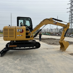 รถขุดตีนตะขาบขนาดเล็ก Caterpillar CAT 305.5E2 มือสอง นำเข้าจากญี่ปุ่น น้ำหนัก 5.5 ตัน พร้อมห้องโดยสารและใบมีดดันดิน สำหรับงานก่อสร้าง - Product Image 6