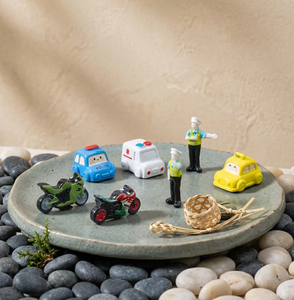 Fabricante de Coleccionables de Moda: Figuras de Resina en Miniatura de Vehículos de Tráfico, Coches de Policía y Taxis, Juguetes Artísticos, Relleno para Caja Sorpresa de Fábrica - Product Image 3