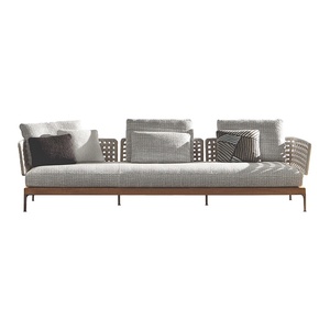 Set di Divani da Esterno Moderni in Teak e Rattan, Stile Minimalista Italiano, Personalizzabili con Cuscini Morbidi per Patio, Balcone, Giardino, Cortile - Uso Alberghiero - Product Image 4