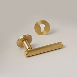 סט ידיות דלת מפליז מלא יוקרתיות עם חריטה, ידית דלת פנימית עם מנעול לבית ולמלון - Product Image 3