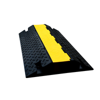 Utilisation de protecteur de câble de canaux extérieurs de défenseur résistant en caoutchouc 1 rampe de câble de sécurité durable de chaussée de canal