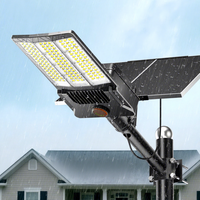 Lampadaire LED extérieur en aluminium Super Lumen avec capteur radar et double panneau solaire pour grandes places et parkings