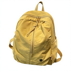 Zaino Leggero e Capiente per Viaggi e Escursioni, Stile Casual e Versatile - Product Image 1