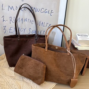 กระเป๋าโท้ทหนังกลับสำหรับผู้หญิง สีน้ำตาลกาแฟ หัวเข็มขัดแม่เหล็ก กระเป๋าสะพายสำหรับเดินทางทุกวัน ความจุขนาดใหญ่ สีพื้น - Product Image 2