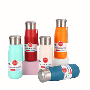 480ML 600ml 750ml Taza aislada al vacío Doble pared Acero inoxidable 304 Botella de agua deportiva con cuerda de mango - Product Image 1