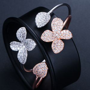 Bracciale a Polsino Aperto Regolabile alla Moda in Ottone <span class=keywords><strong>Argento</strong></span> e Oro Rosa con Zirconi e Fiori, Gioiello da <span class=keywords><strong>Donna</strong></span>, Idea Regalo - Product Image 5