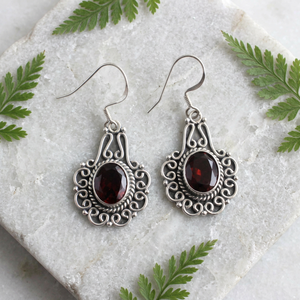Boucles d'oreilles pendantes de luxe en grenat naturel, en argent sterling 925, faites à la main, avec pierre précieuse rouge, bijoux de tous les jours pour femmes, vente en gros - Product Image 1