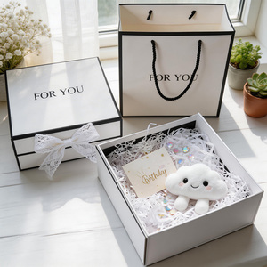 <span class=keywords><strong>Caja</strong></span> de Regalo Cuadrada de Cartón Reciclable con Ventana y Hermoso Diseño Transparente Plegable, Regalo para el Día de San Valentín - Personalizable - Product Image 4