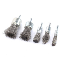 Brosse métallique montée pour le débavurage des trous internes de petit diamètre, pour les cavités profondes