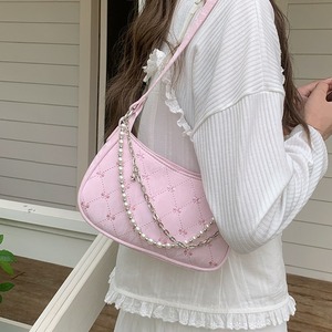 Sac à bandoulière en chaîne de perles, design matelassé rose avec fermeture à glissière pour un usage quotidien, sac bandoulière pour femme - Product Image 3
