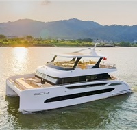 Yacht catamaran en fibre de verre super luxueux de 70 pieds, moteurs intégrés pour bateaux soudés durables, pour le transport touristique et sportif en mer et en rivière