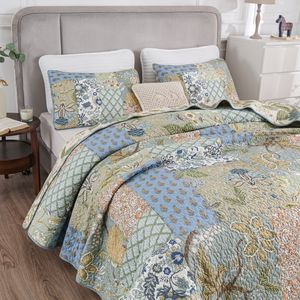 مجموعة لحاف موديل الأكثر مبيعًا ، قطن قابل للعكس مع 2 وسادة بلون أخضر - Product Image 2