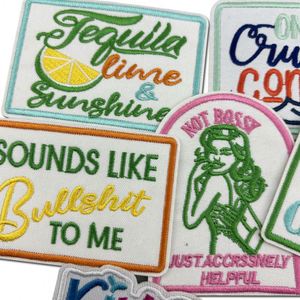 Patchs brodés personnalisés en fer à repasser avec des mots en anglais pour la décoration des vêtements, des chapeaux et des sacs - Product Image 2