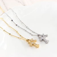 Collier Pendentif Double Croix Zirconium Tendance avec Chaîne Maillons pour Hommes, Femmes, Couples – Cadeau Idéal pour Fêtes – Acier Inoxydable Plaqué Argent