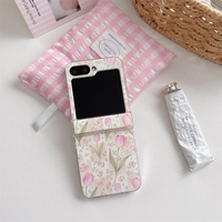Coque de téléphone imprimée florale tulipe à motif quadrillé pastoral pour Galaxy Z Flip 7 6 5 avec sangle à perles de cristal et protection intégrale