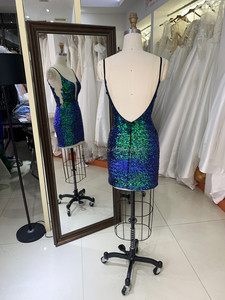 2025 luccicante verde scuro <span class=keywords><strong>con</strong></span> <span class=keywords><strong>spalline</strong></span> sottili Mini abito da festa <span class=keywords><strong>con</strong></span> paillettes abiti eleganti per feste da donna - Product Image 4