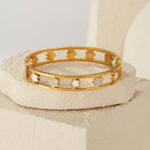 Venta caliente pulsera de acero inoxidable para mujer, diseño personalizado, flor de nácar hueca, joyería de gama alta al por mayor - Product Image 4