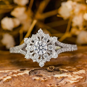 Anello con design a fiocco di neve, anello classico da donna - Product Image 5