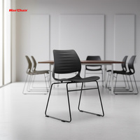 Chaise de bureau visiteur en plastique moderne, empilable, réglable en hauteur, à patins en PP, pour l'école et la formation - Vente en gros de mobilier scolaire