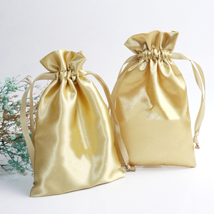 Sacs cadeaux en satin avec cordon de serrage pour cosmétiques et bijoux, personnalisables avec logo, pour perruques et extensions capillaires – Vente en gros - Product Image 6
