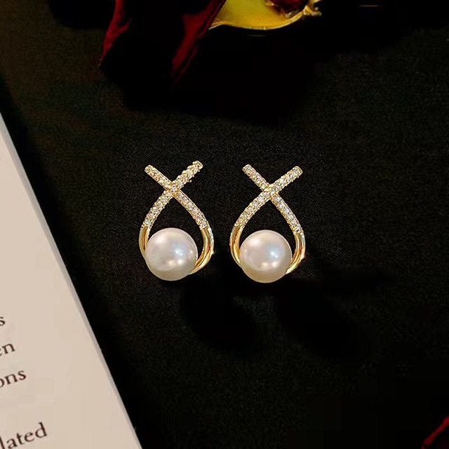 Wholesale Fashion Silver Simple Earrings Trend Big Pearl Crystal Stud Earrings Water Drop Geometric Ladies Elegant Jewelry
