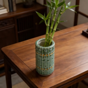 Jarrón <span class=keywords><strong>de</strong></span> Cerámica <span class=keywords><strong>de</strong></span> Bambú con Relieve Personalizado OEM ODM, Maceta Hidropónica Cilíndrica <span class=keywords><strong>de</strong></span> Bambú <span class=keywords><strong>de</strong></span> <span class=keywords><strong>la</strong></span> <span class=keywords><strong>Suerte</strong></span> con Esmalte Verde, Suministro <span class=keywords><strong>de</strong></span> Fábrica - Product Image 1