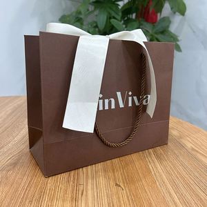 Sac en papier personnalisé avec logo, sacs en papier de luxe pour vêtements, sacs de boutique, sacs cadeaux recyclables avec ruban - Product Image 5